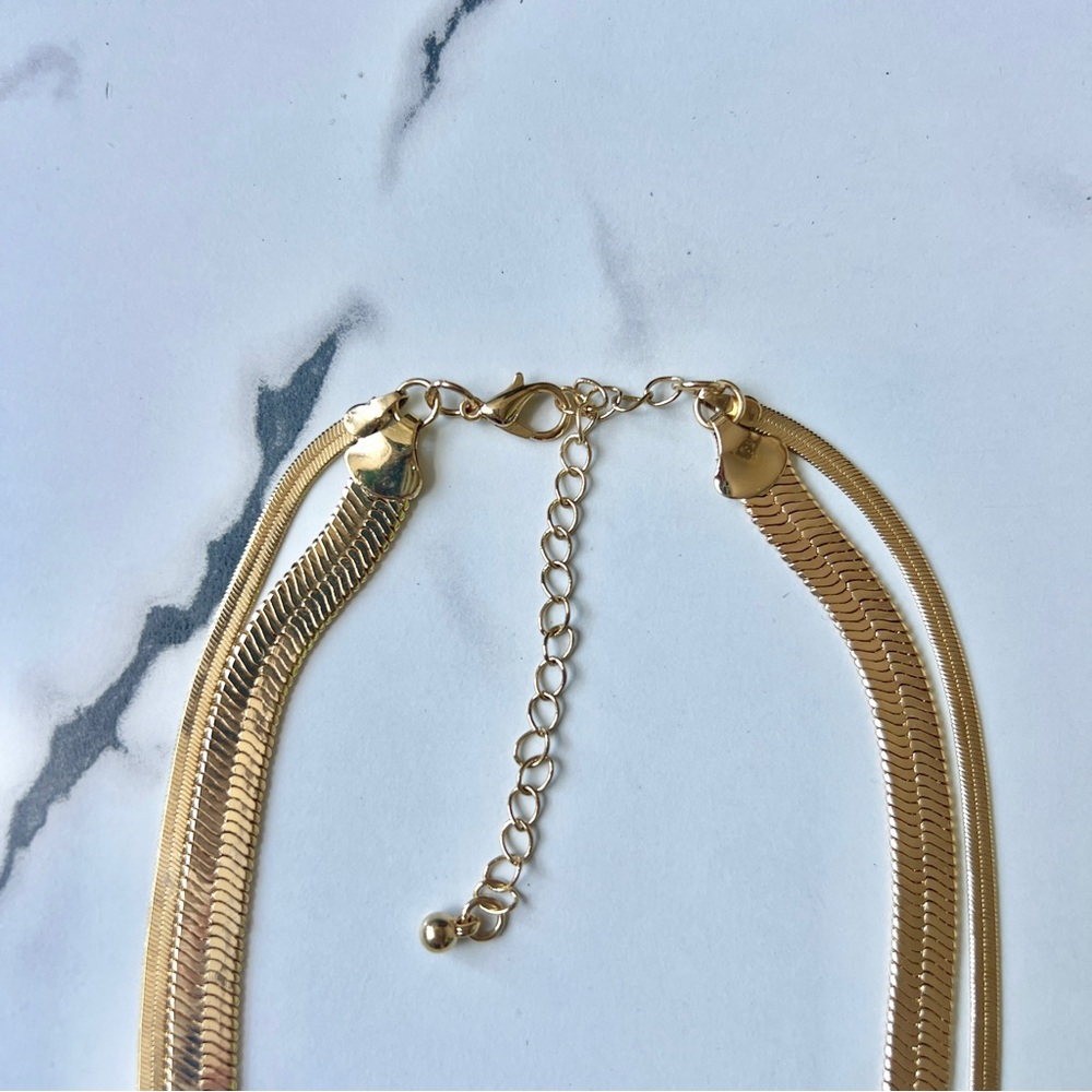 Elegant Gold Layered Necklace - Picture 3 of 3